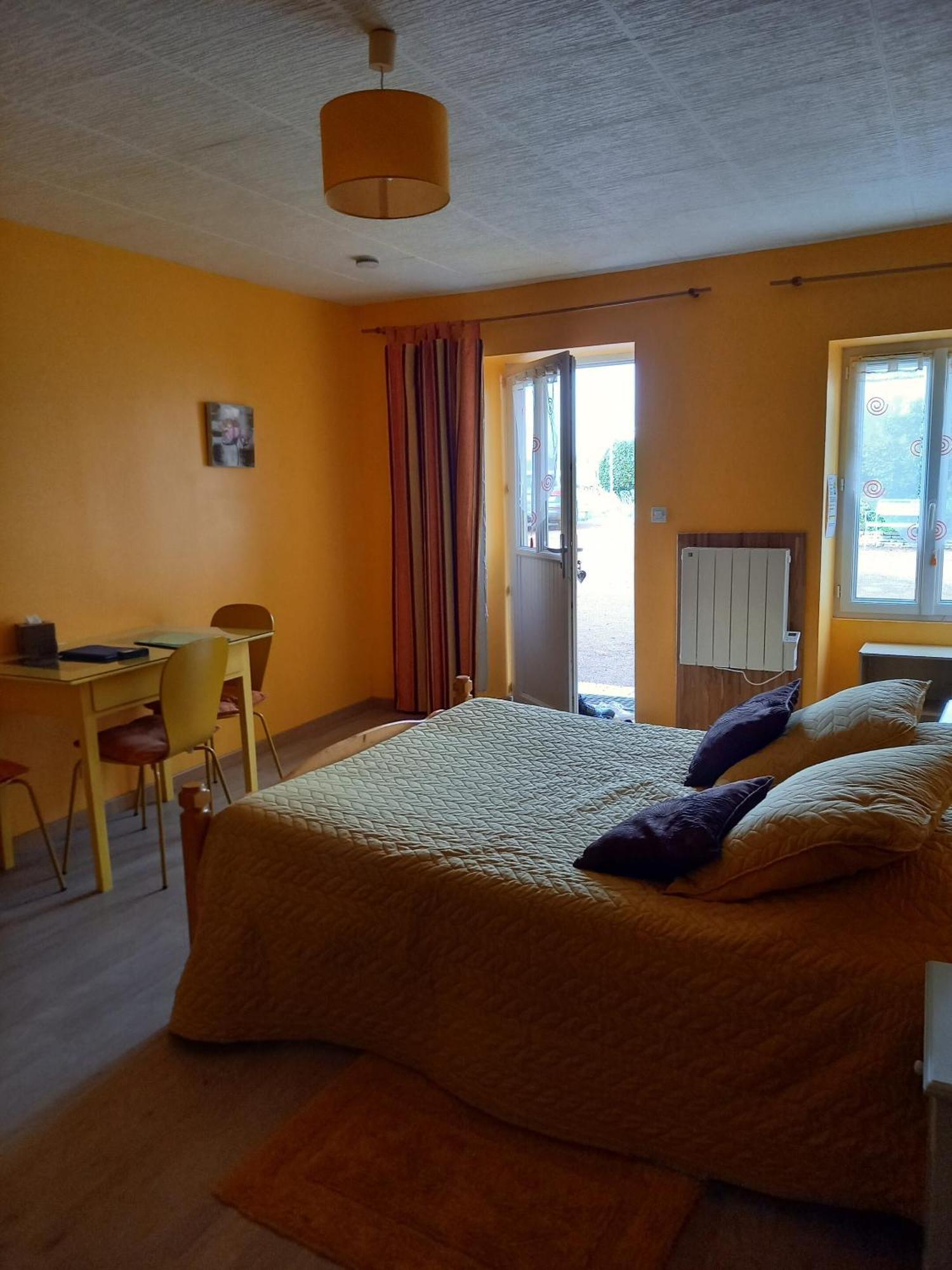 מלון Saint-Georges-sur-Layon Le Logis Du Livier חדר תמונה
